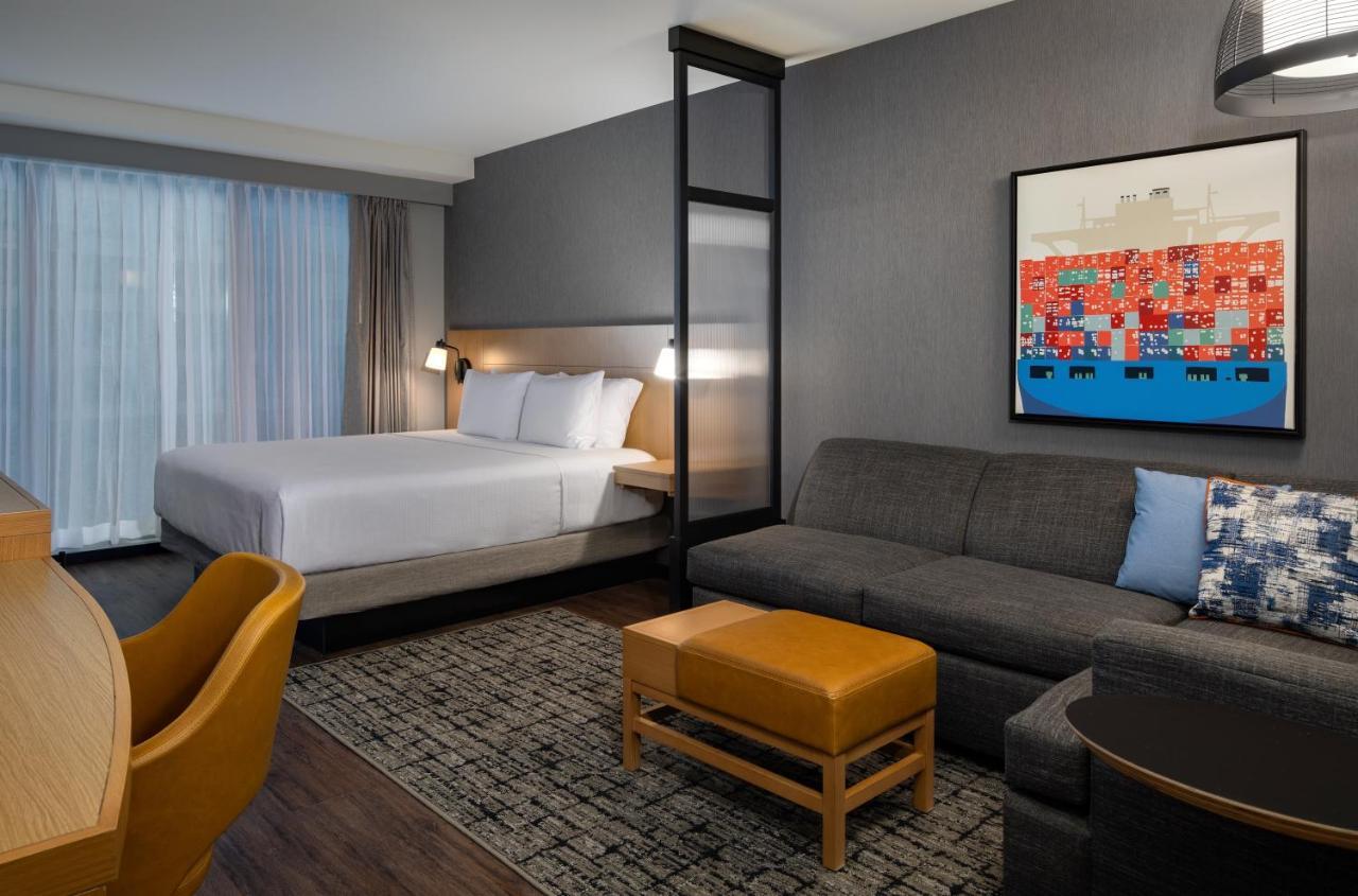 Hyatt Place Boston/Seaport District Room photo
