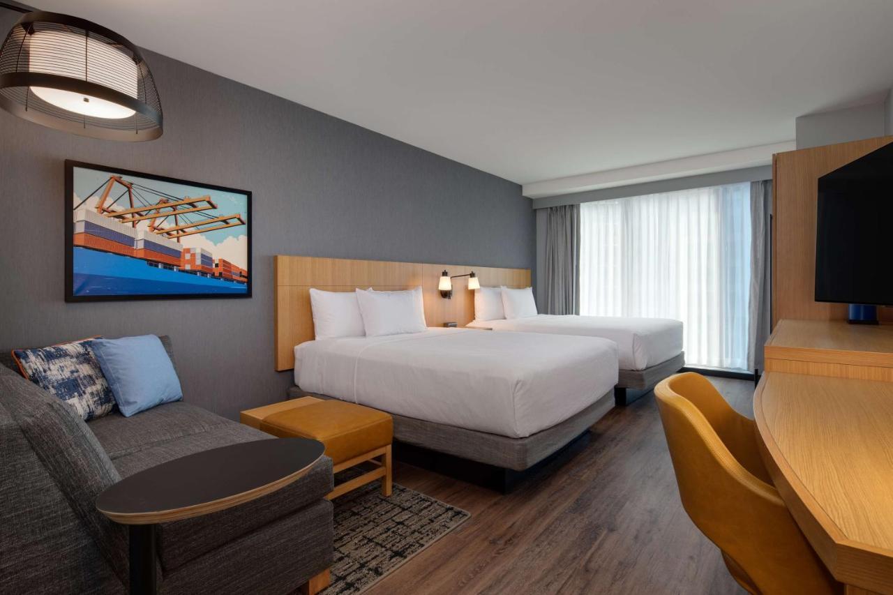 Hyatt Place Boston/Seaport District Exterior photo