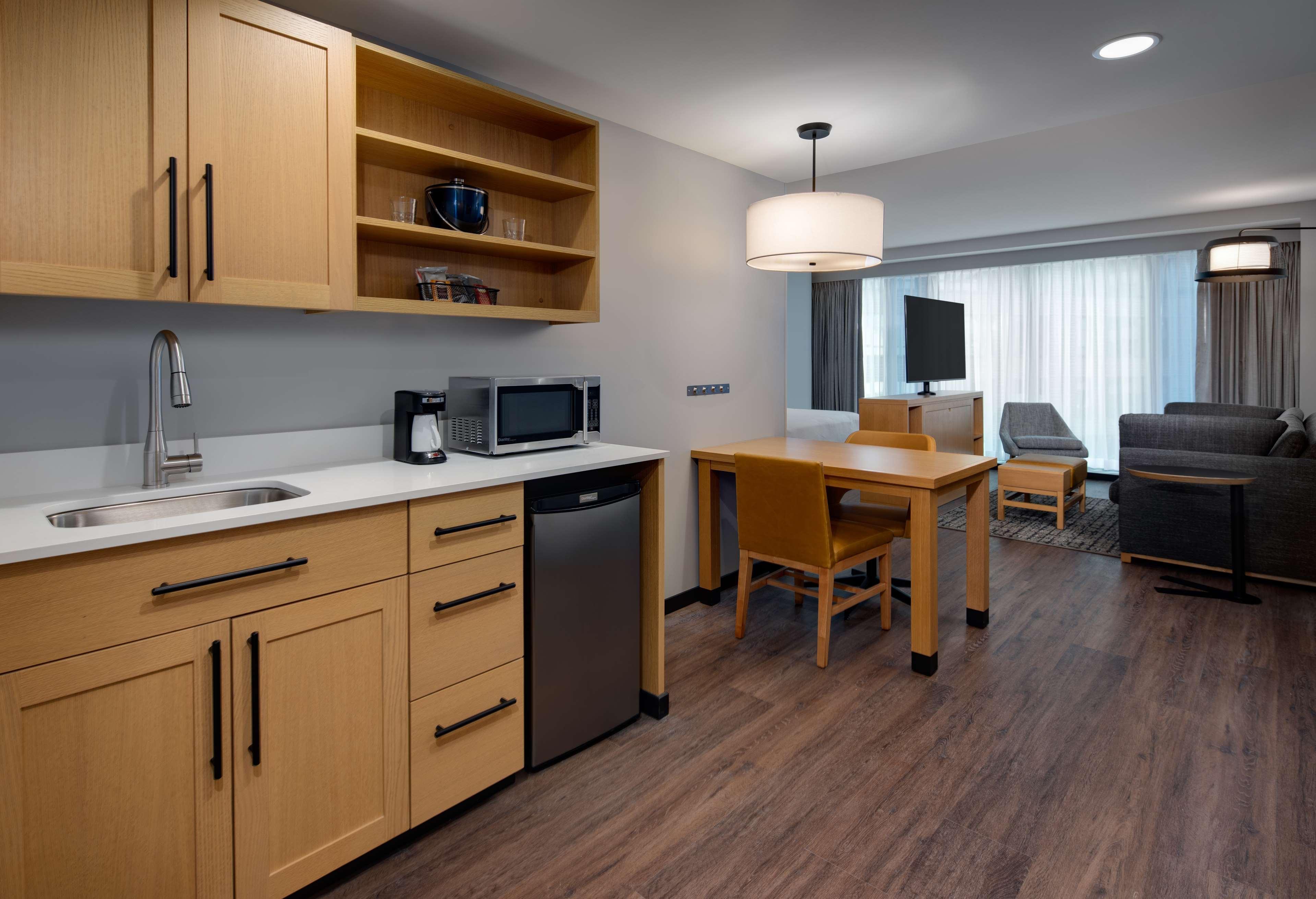 Hyatt Place Boston/Seaport District Exterior photo