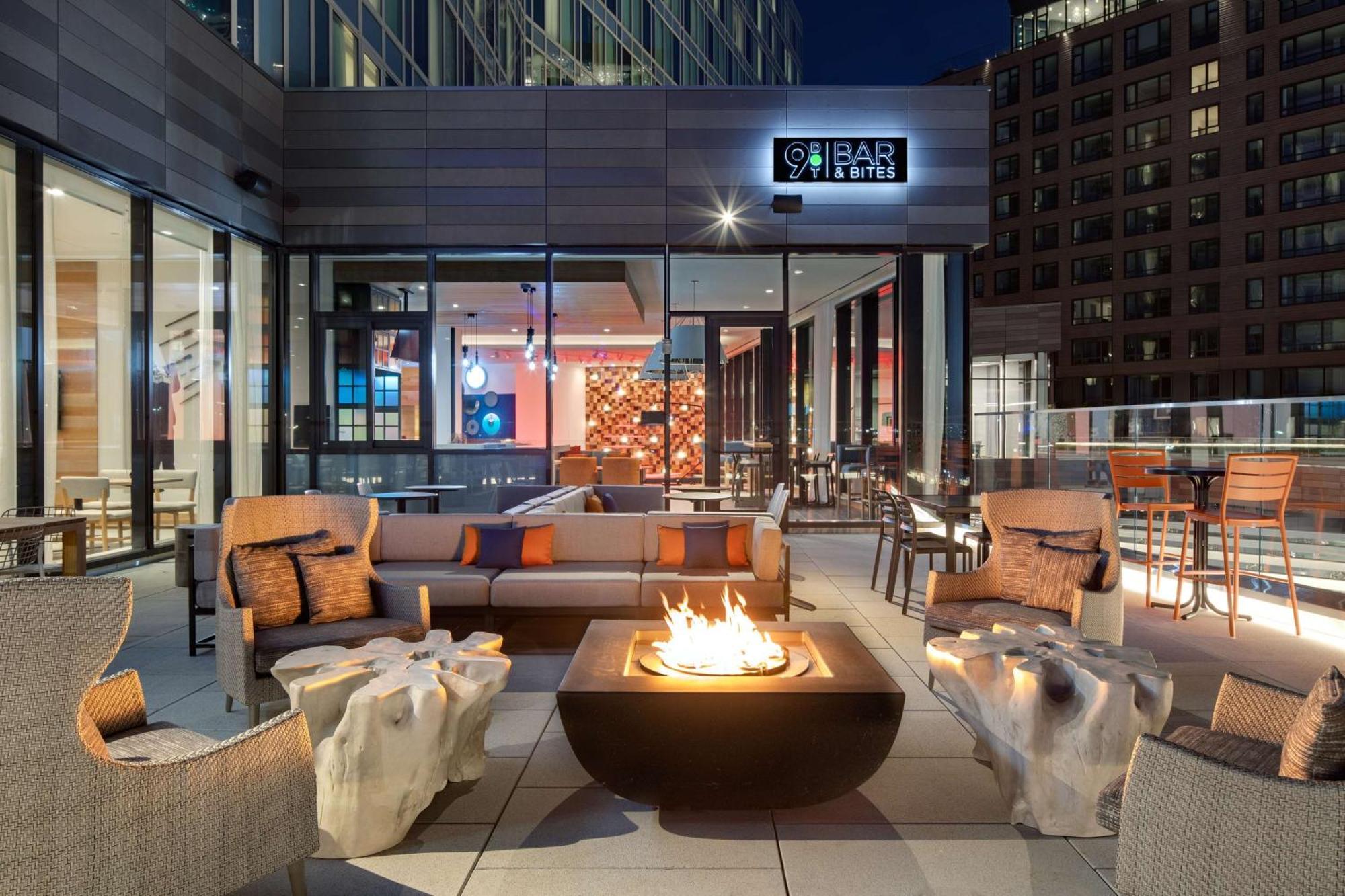 Hyatt Place Boston/Seaport District Exterior photo