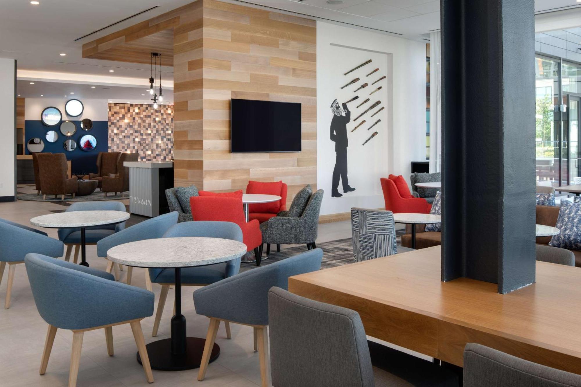Hyatt Place Boston/Seaport District Exterior photo
