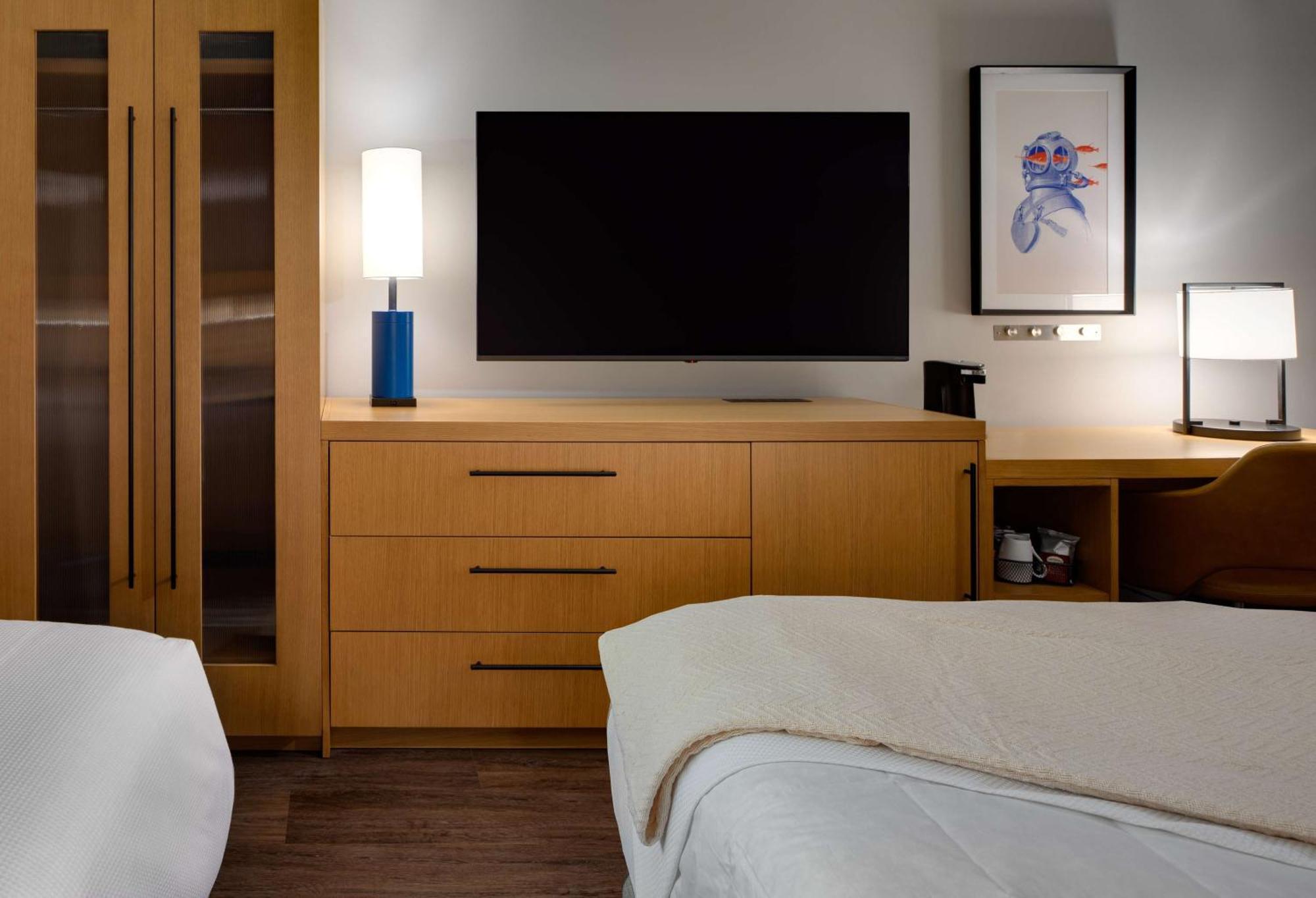 Hyatt Place Boston/Seaport District Exterior photo