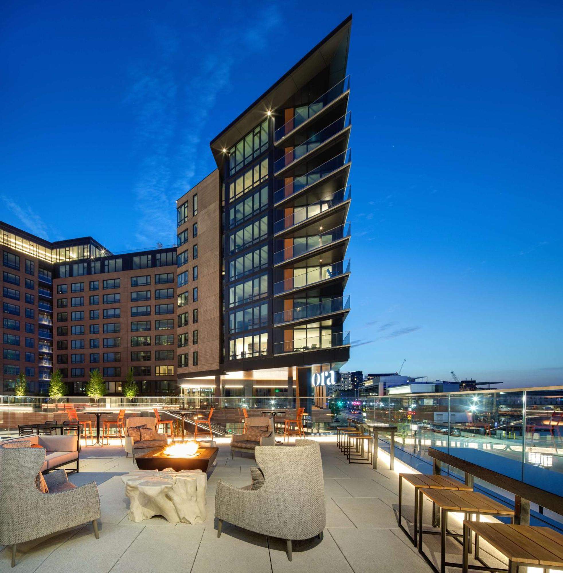 Hyatt Place Boston/Seaport District Exterior photo