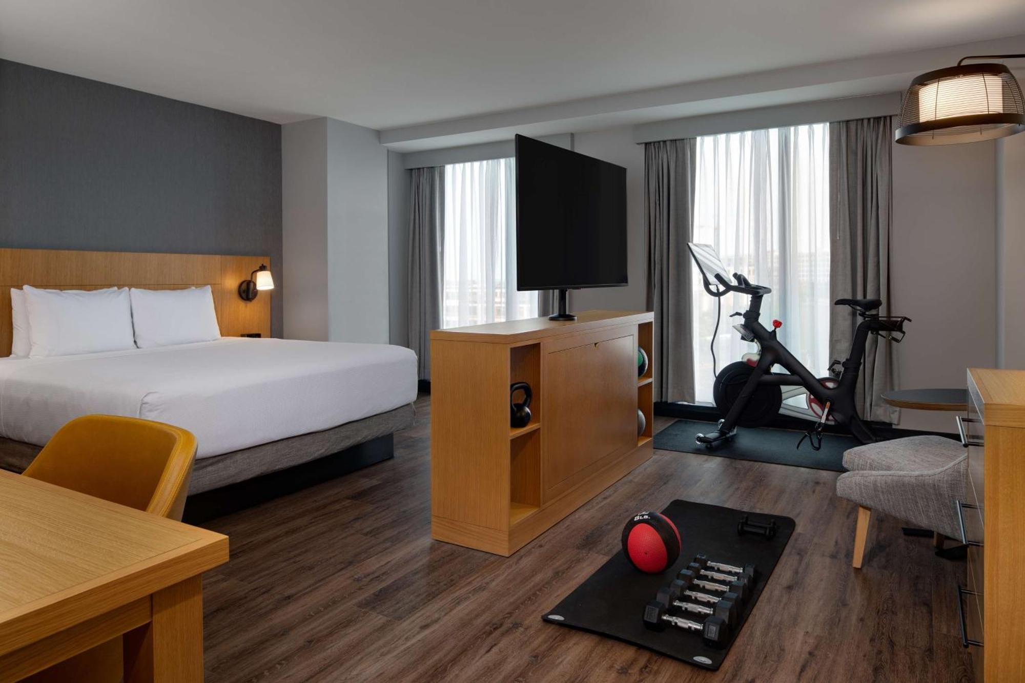 Hyatt Place Boston/Seaport District Exterior photo