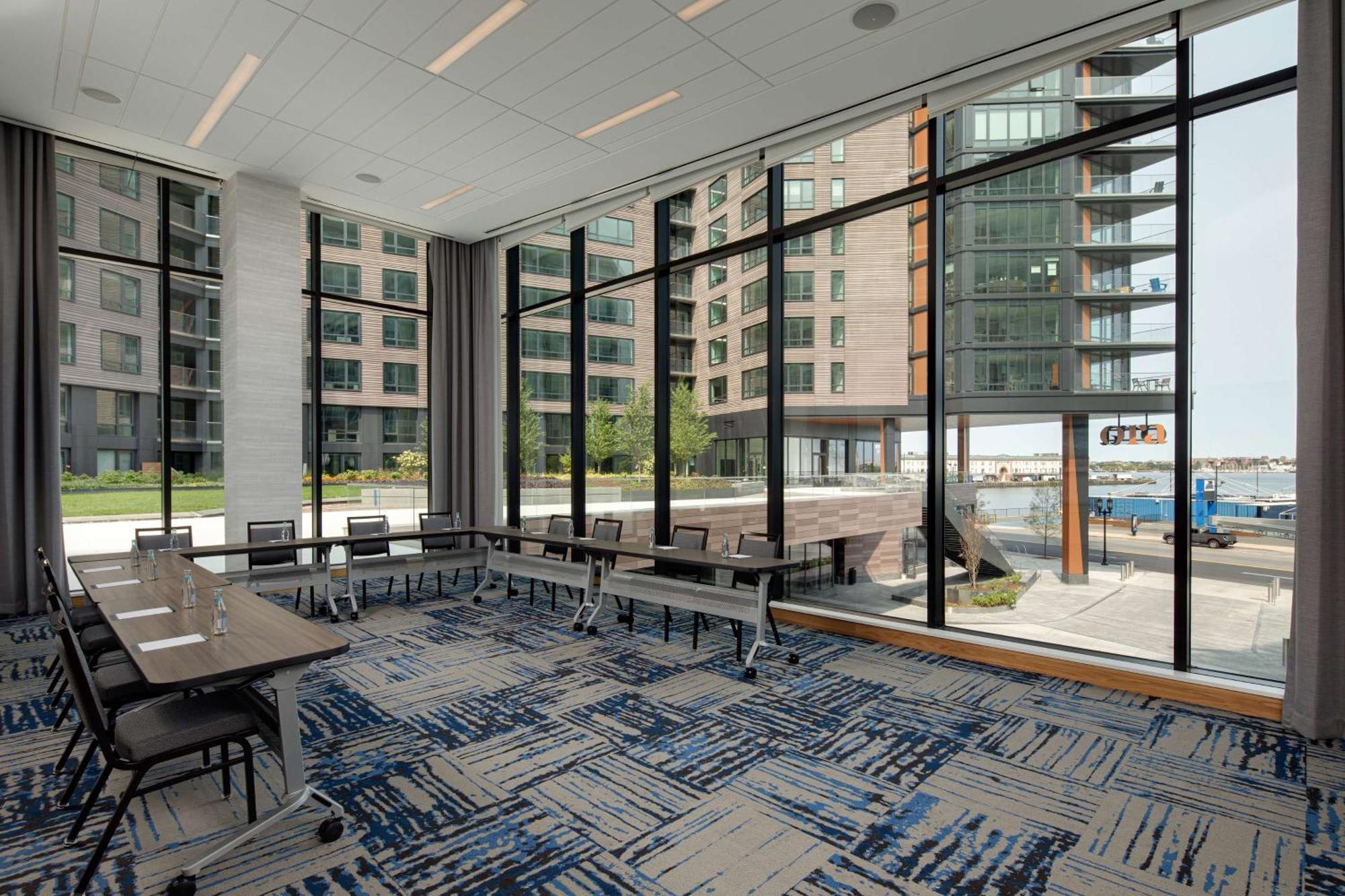 Hyatt Place Boston/Seaport District Exterior photo